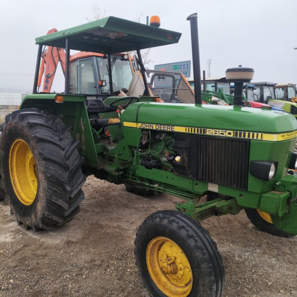 John Deere 2650 con pala - Imagen 2